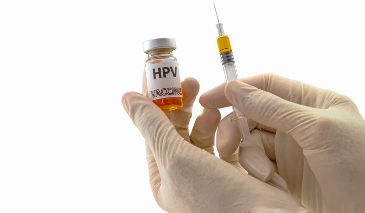 کاهش ریسک سرطان با واکسن HPV